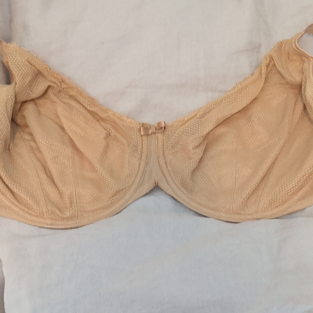 Chantelle Nude Underwire Bra Size 38DDD